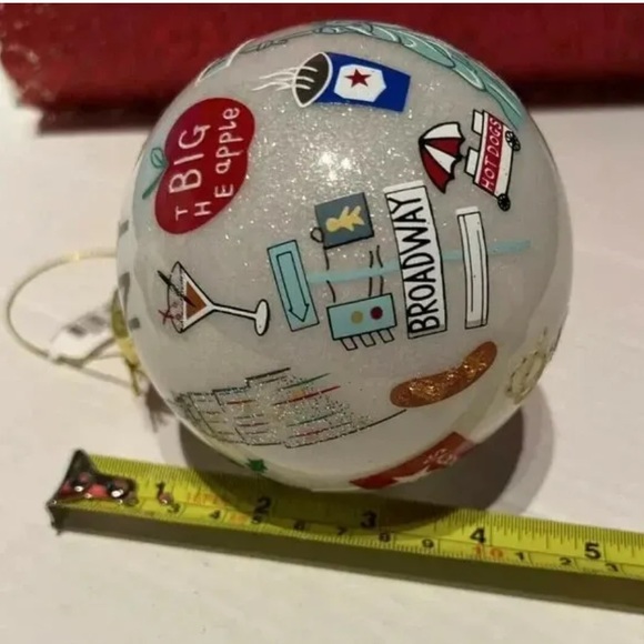 Holiday Lane New York Macy's NYC  Ball Ornament - Picture 6 of 6